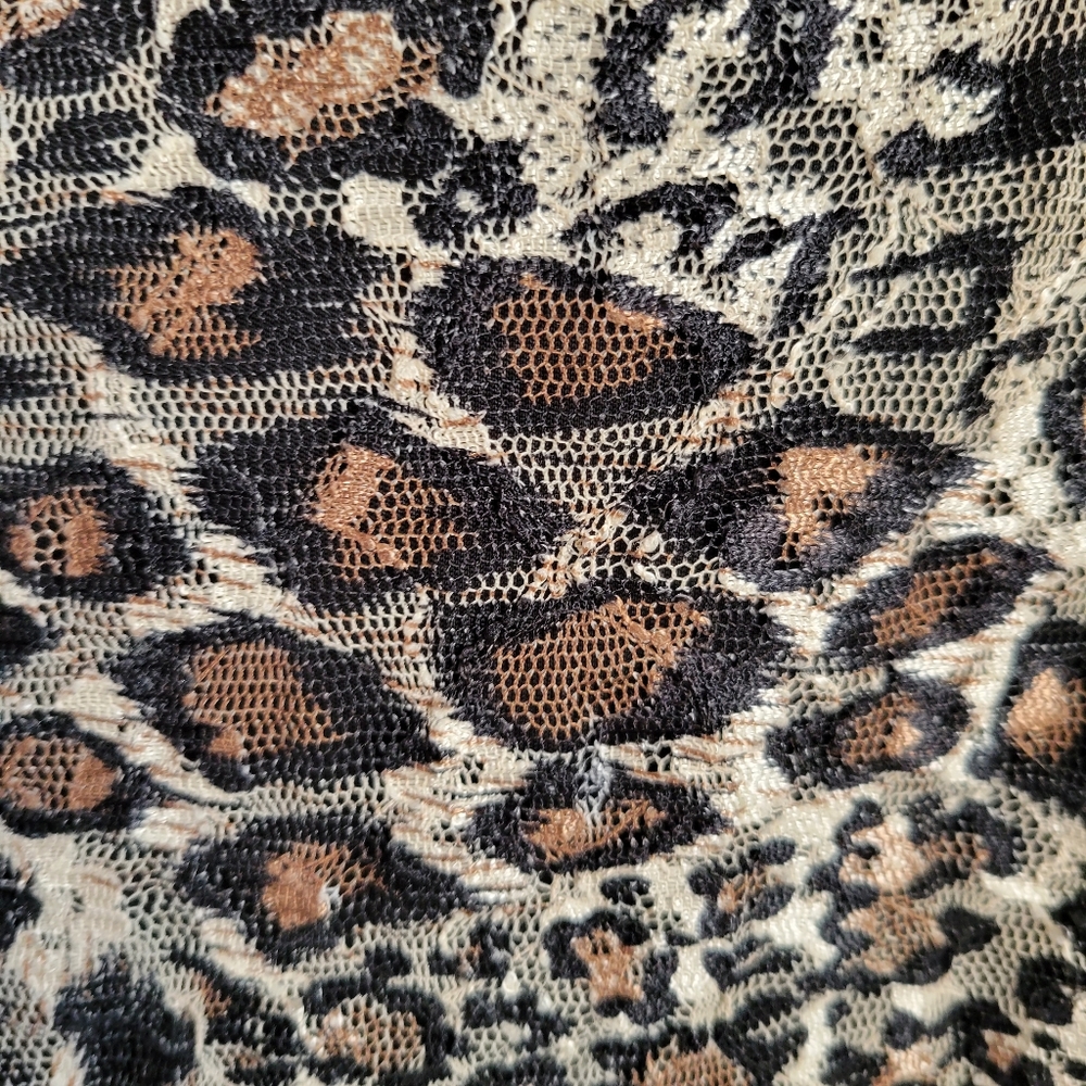 Express Lace 🐆 Top - Picture 5 of 7